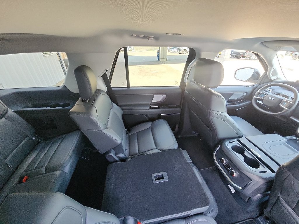 2027 Ford Expedition Active