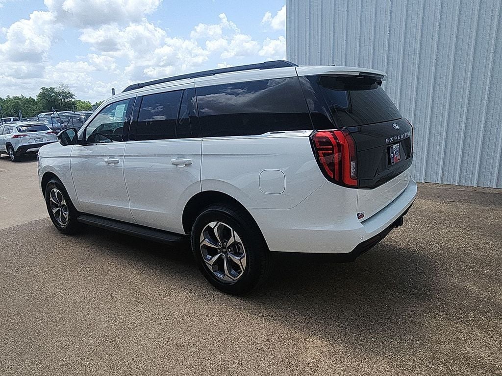 2027 Ford Expedition Active