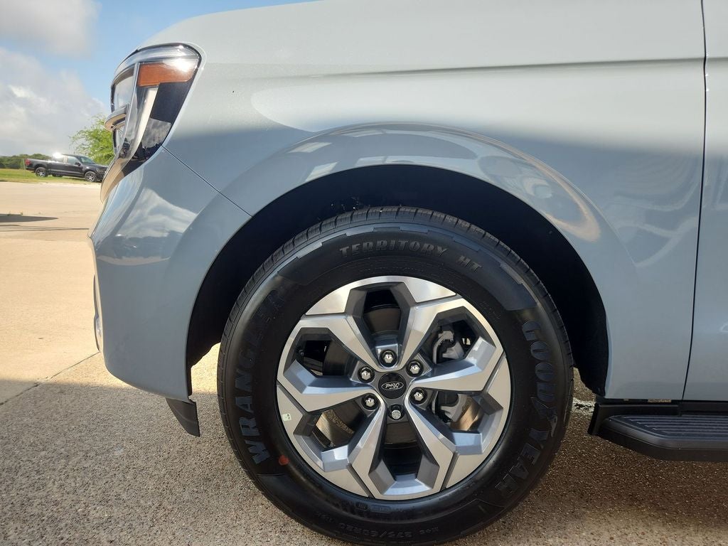 2027 Ford Expedition Active