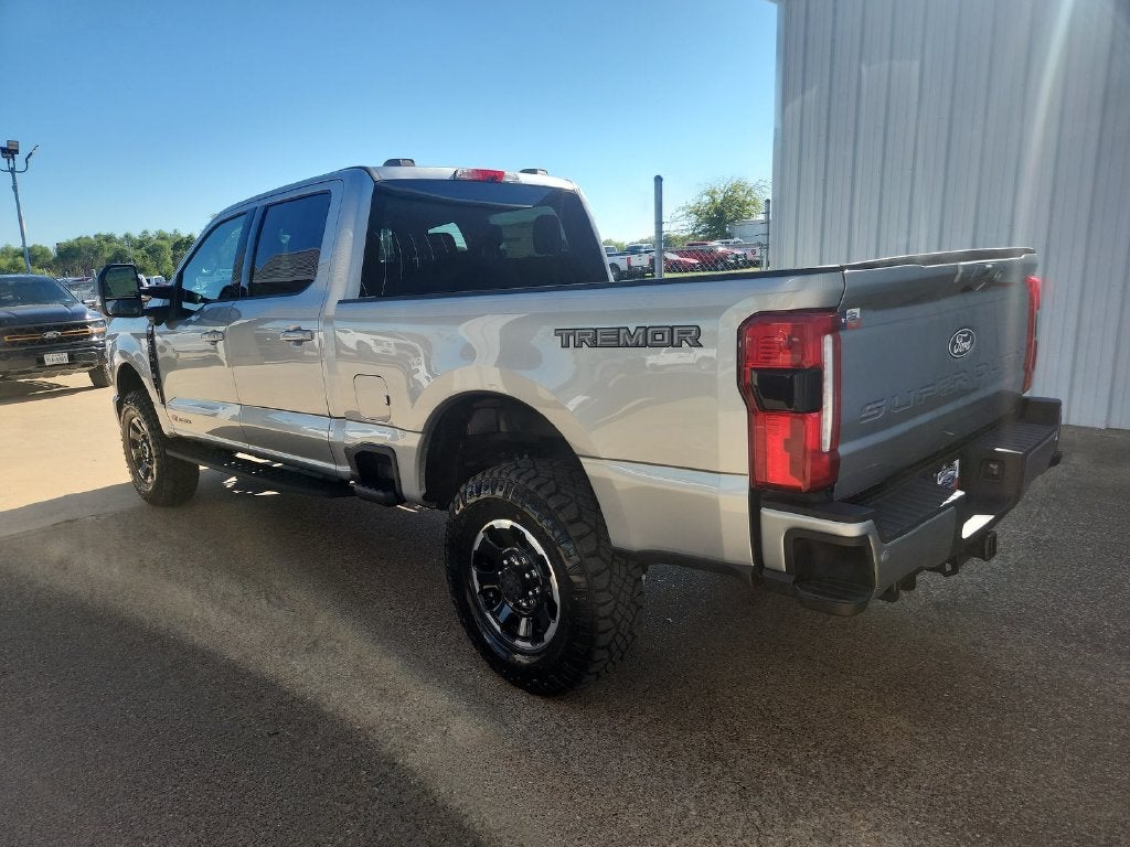 2027 Ford F-350SD XLT