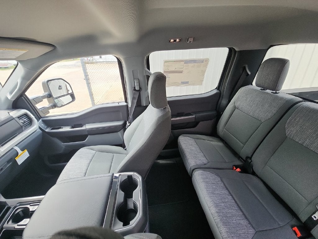 2027 Ford F-350SD XLT