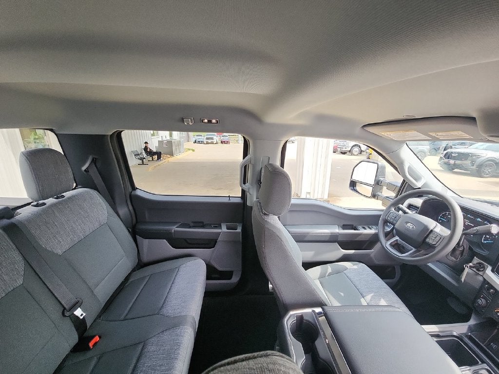 2027 Ford F-350SD XLT