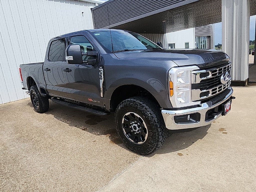 2027 Ford F-350SD XLT