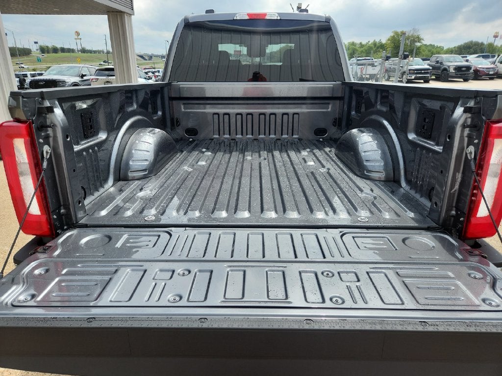 2027 Ford F-350SD XLT