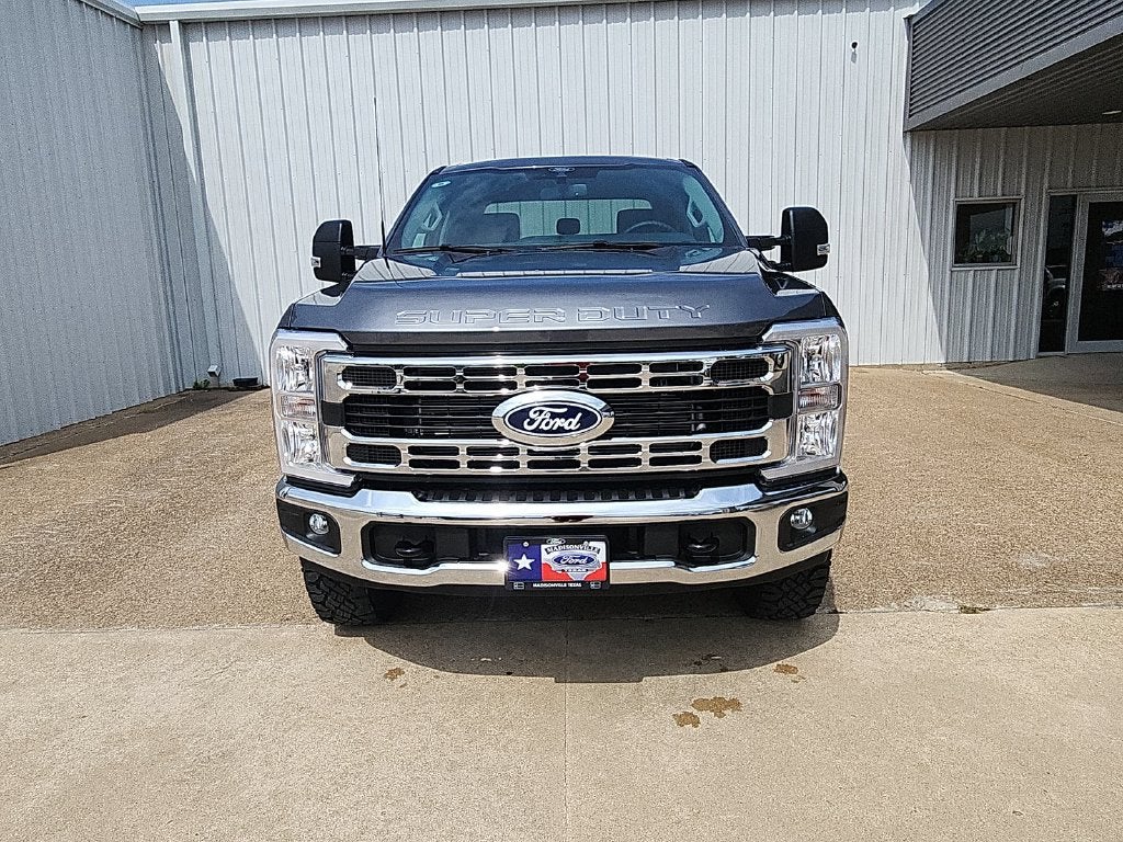2027 Ford F-350SD XLT