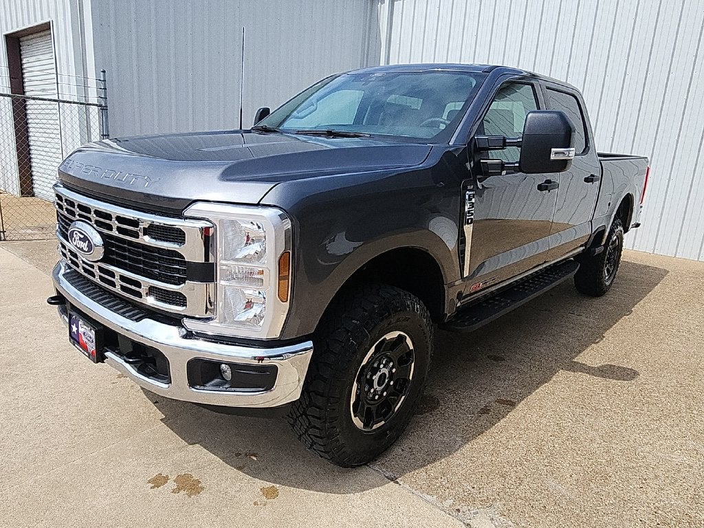 2027 Ford F-350SD XLT