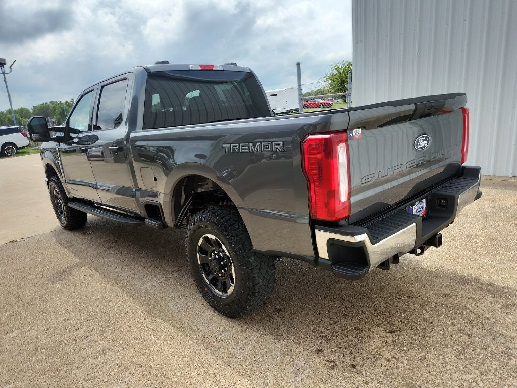 2027 Ford F-350SD XLT