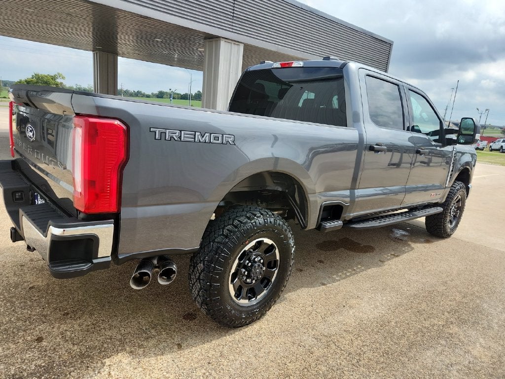 2027 Ford F-350SD XLT
