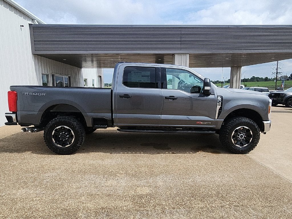 2027 Ford F-350SD XLT