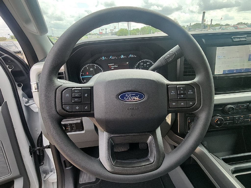 2027 Ford F-350SD XLT