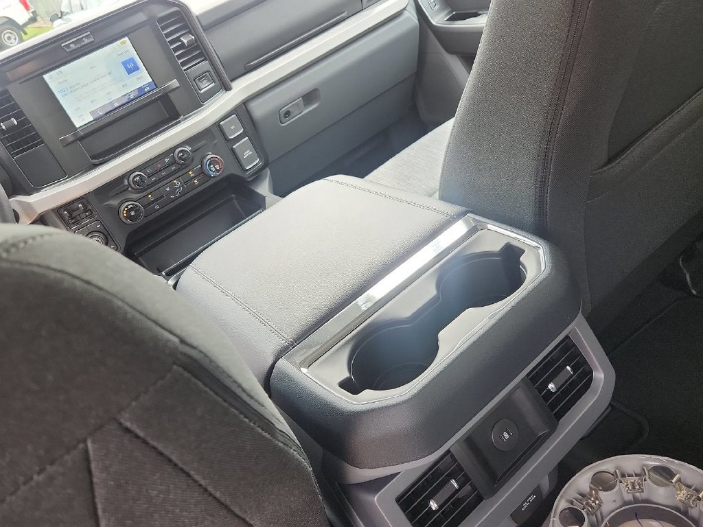 2027 Ford F-350SD XLT