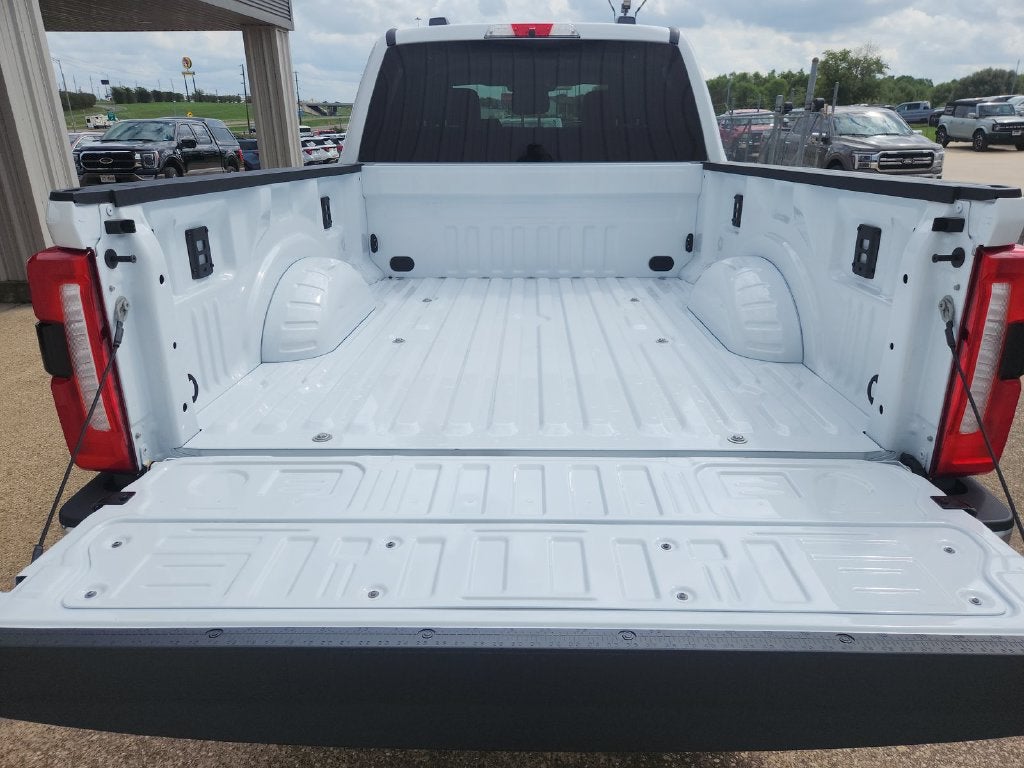 2027 Ford F-350SD XLT