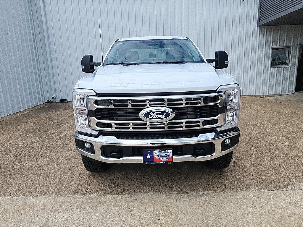 2027 Ford F-350SD XLT