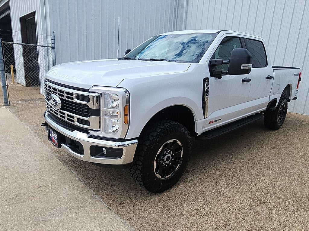 2027 Ford F-350SD XLT