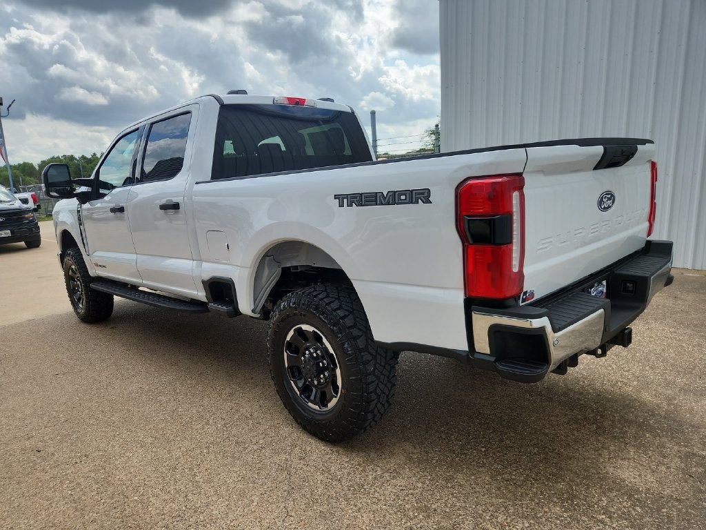 2027 Ford F-350SD XLT
