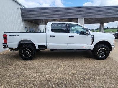 2027 Ford F-350SD XLT