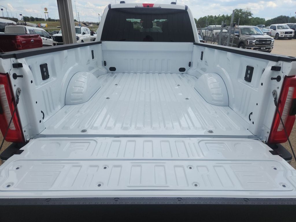 2027 Ford F-350SD XLT