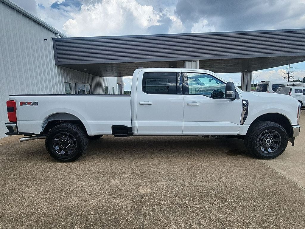 2027 Ford F-350SD XLT