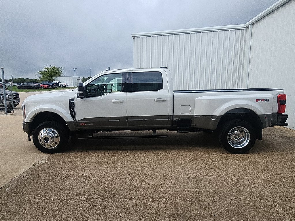 2027 Ford F-450SD King Ranch DRW