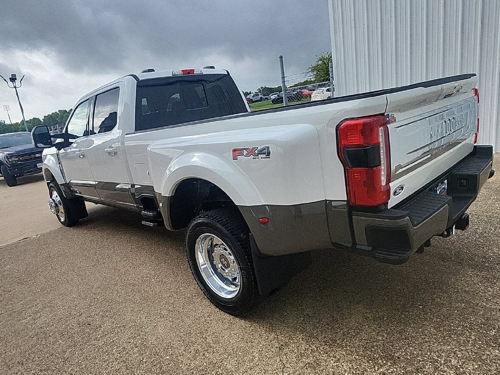 2027 Ford F-450SD King Ranch DRW