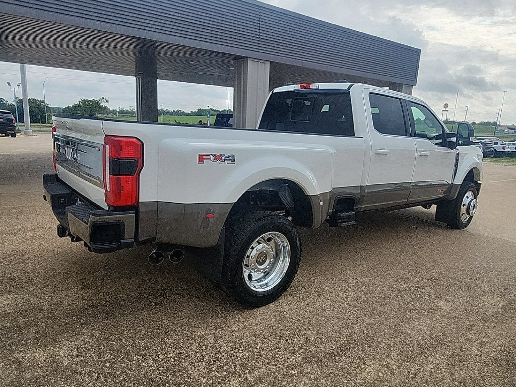 2027 Ford F-450SD King Ranch DRW