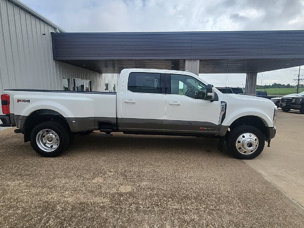 2027 Ford F-450SD King Ranch DRW