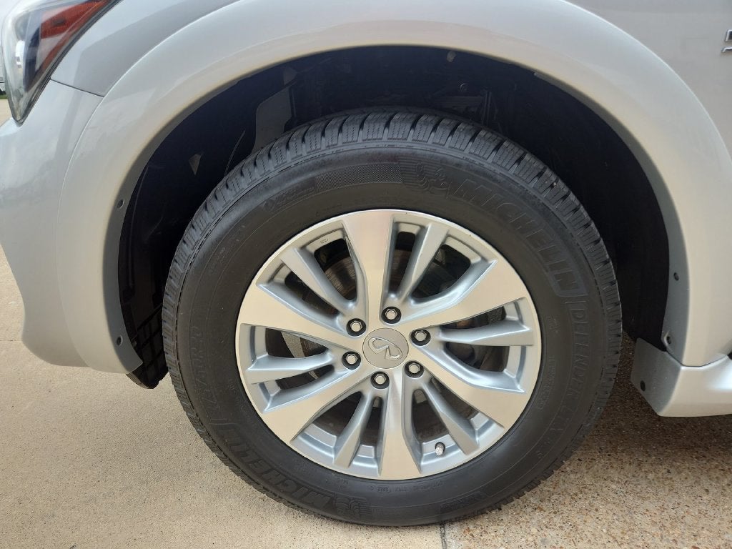 2017 INFINITI QX80 Base