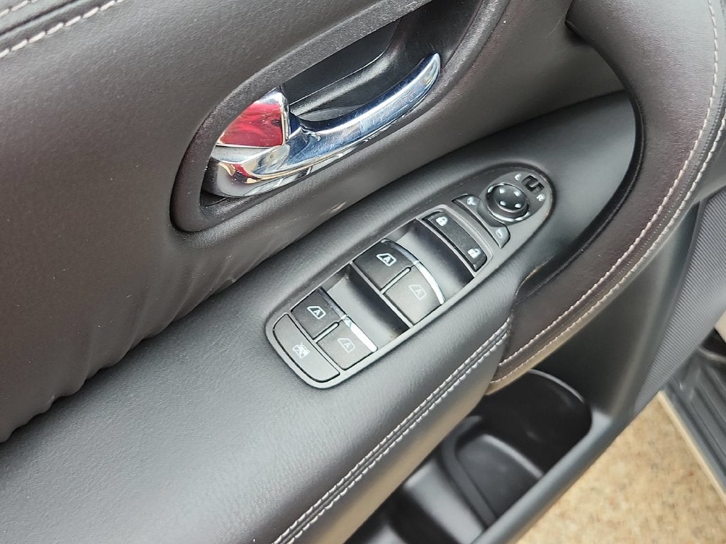 2017 INFINITI QX80 Base