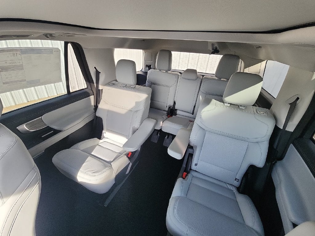 2027 Ford Expedition Platinum