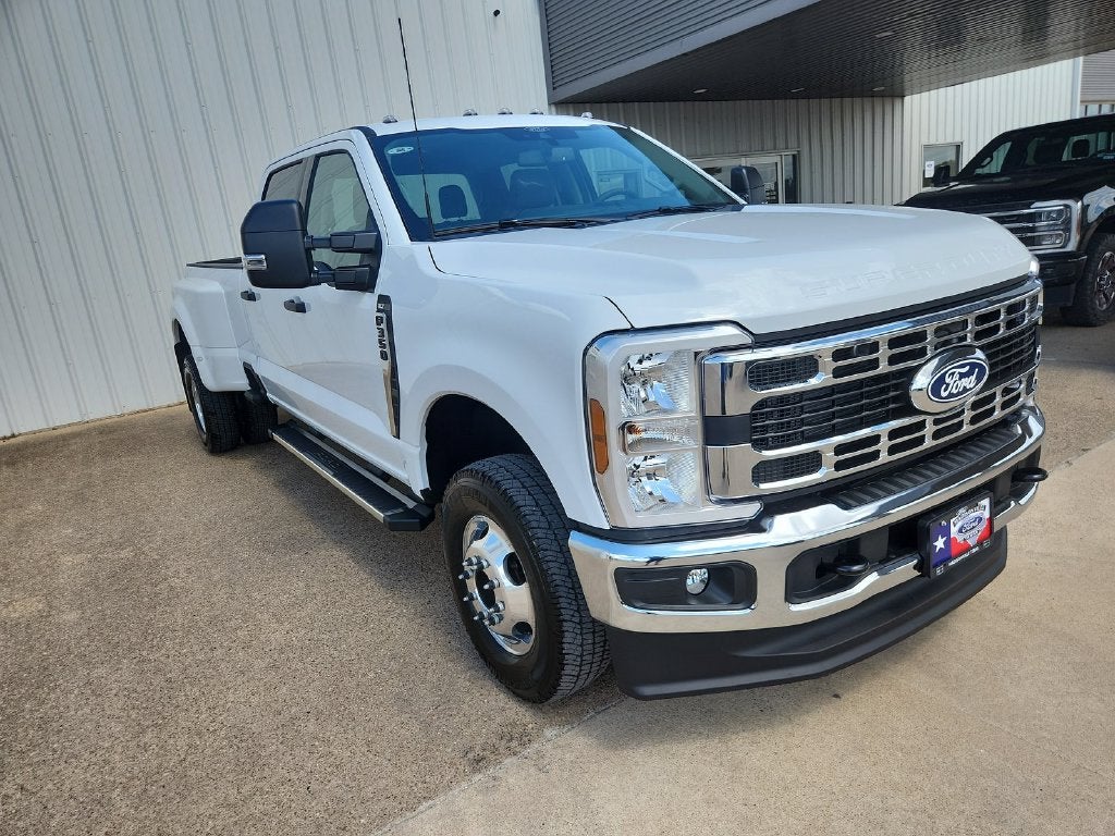 2027 Ford Super Duty F-350® XLT