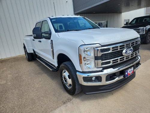 2027 Ford Super Duty F-350® XLT