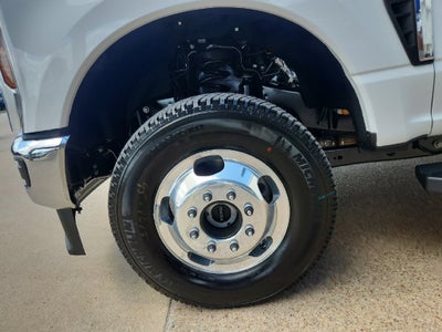 2027 Ford Super Duty F-350® XLT