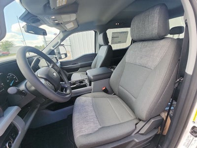 2027 Ford Super Duty F-350® XLT