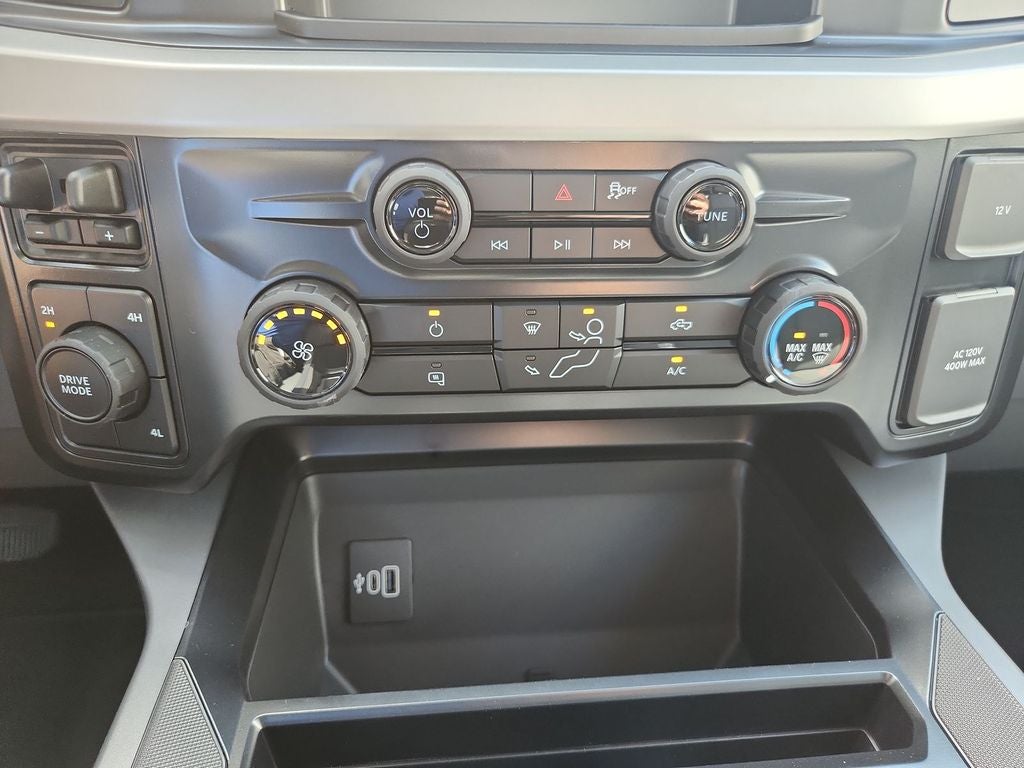 2027 Ford Super Duty F-350® XLT