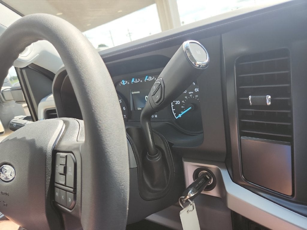 2027 Ford Super Duty F-350® XLT