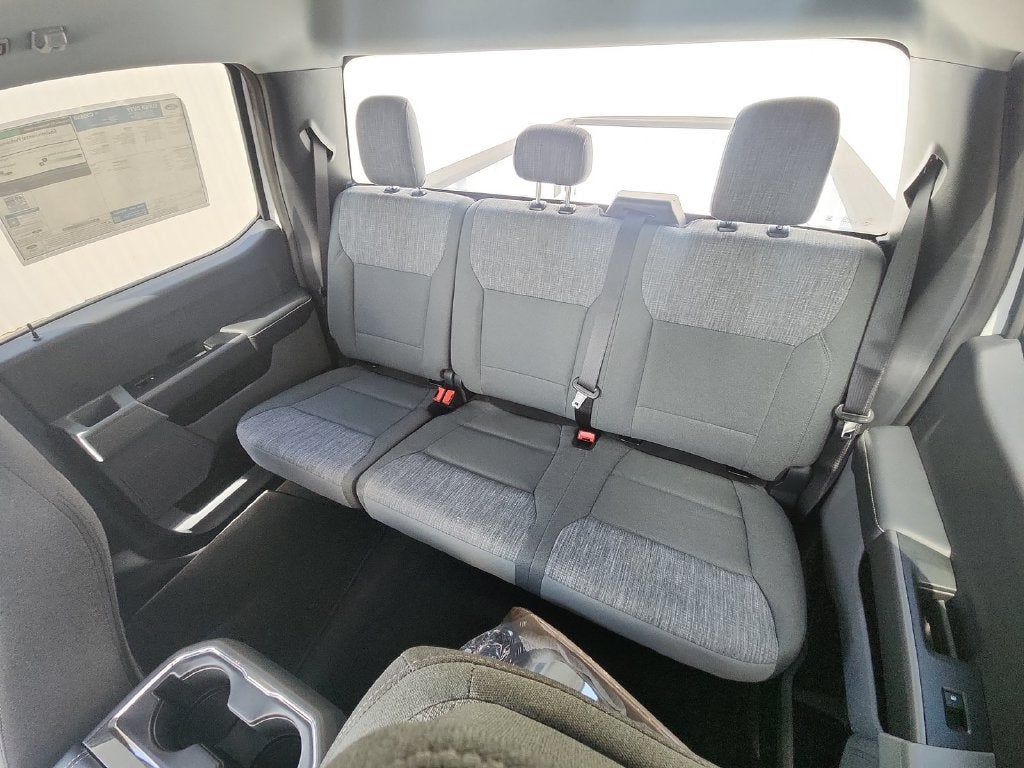 2027 Ford Super Duty F-350® XLT