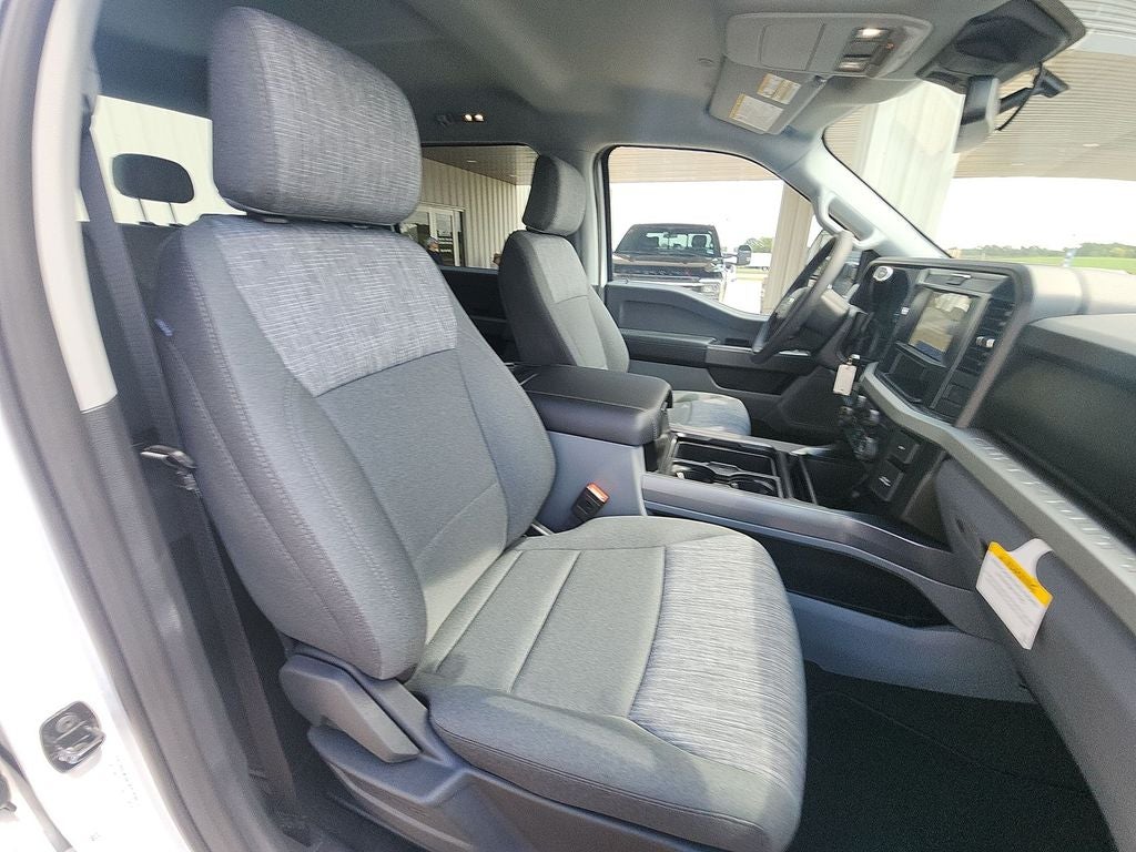 2027 Ford Super Duty F-350® XLT